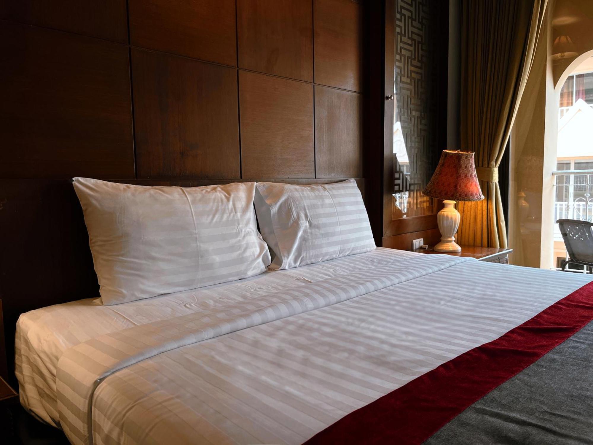 Grand Orlov Apart Hotel Patong Экстерьер фото